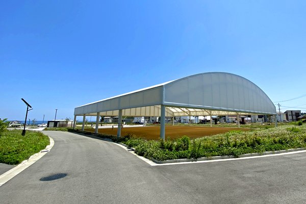 屋根付き広場（ドームシェルター）