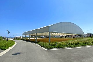屋根付き広場（ドームシェルター）