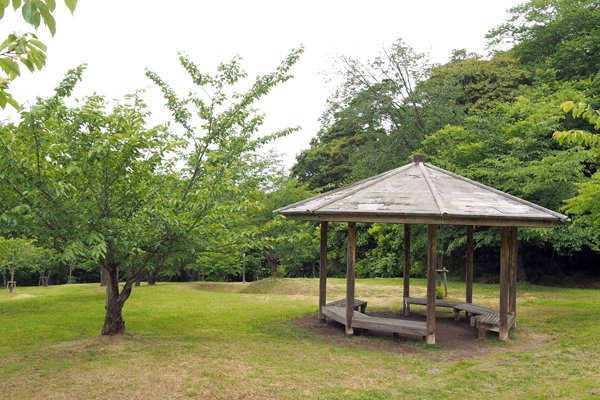 お花見広場　東屋