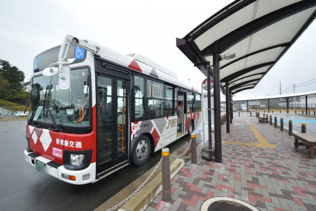 富岡駅前バス停