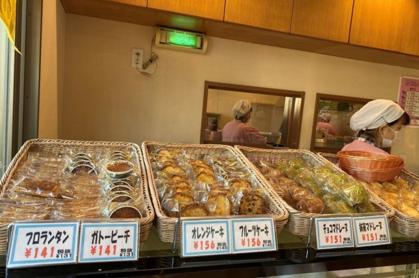 ばら売りの焼き菓子はティータイムにいいですね